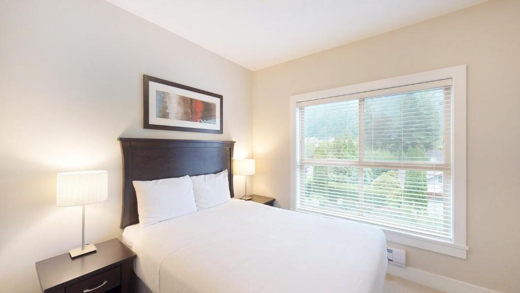 Harrison Lake View Suites photo 3
