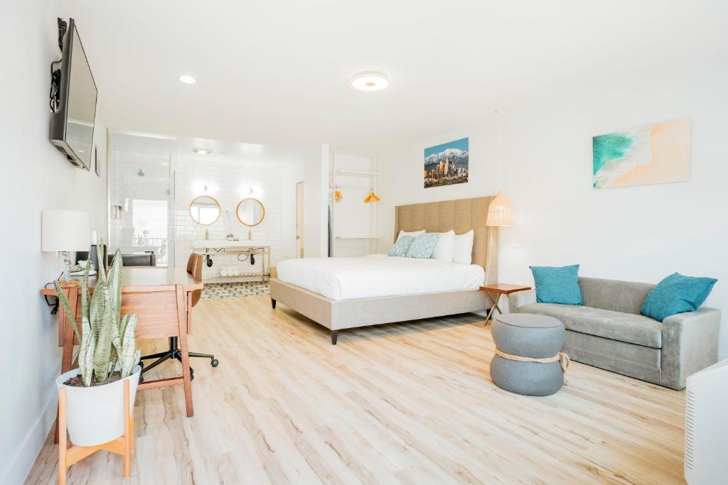 The Belmont Shore Inn image