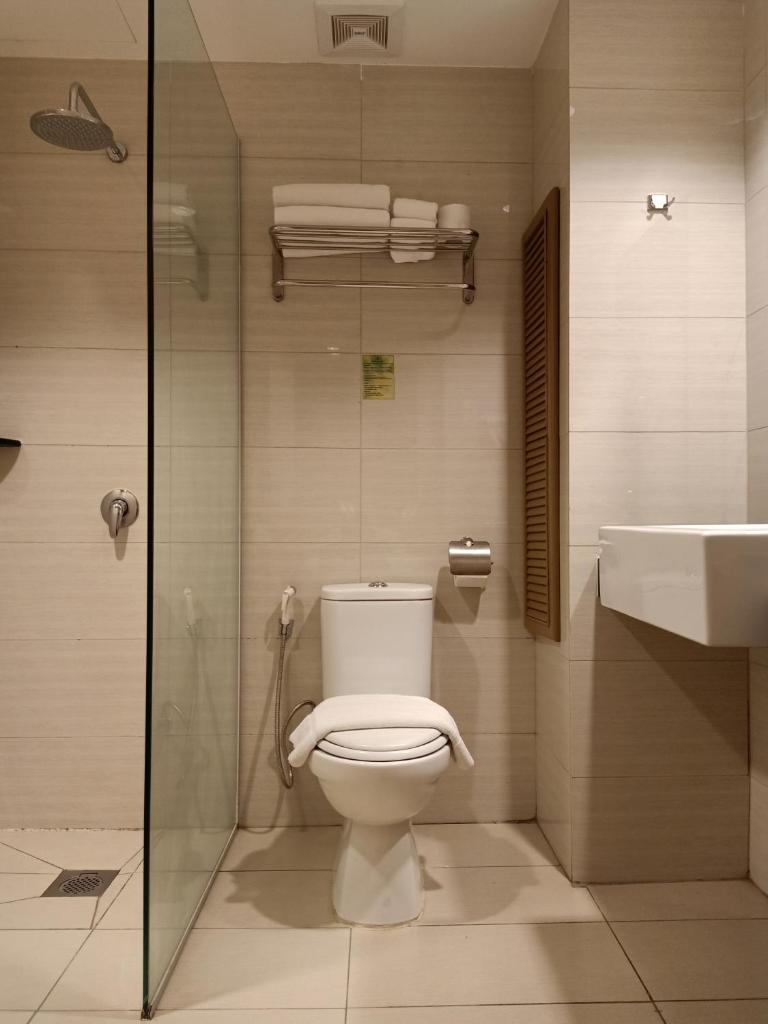 Двухместный (Двухместный номер Делюкс с 1 кроватью), Kinabalu Daya Hotel