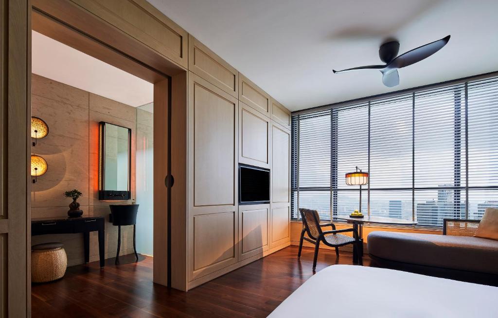 Двухместный (Deluxe King Room (Free Daily Minibar, Breakfast & WiFi)), The RuMa Hotel and Residences