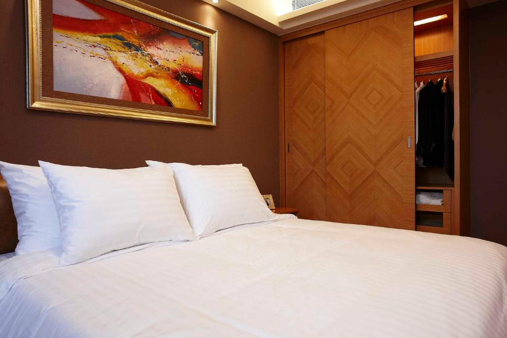 Апартаменты (Бутик-апартаменты с 2 спальнями — 2 завтрака), Dan Executive Apartment