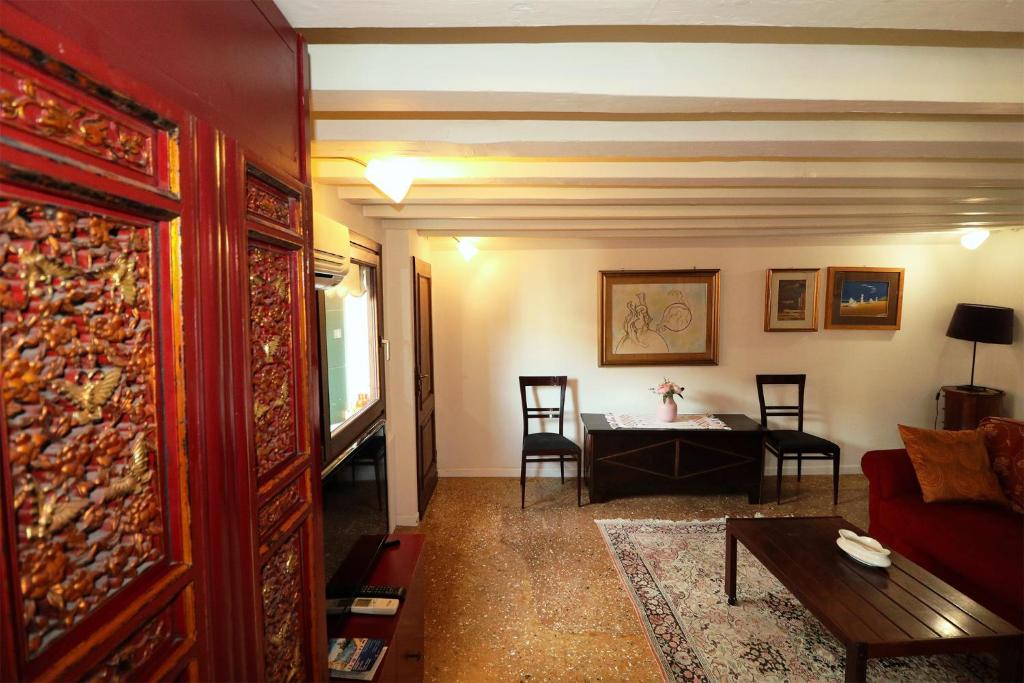 Al Mezzanino, Palazzo Torniello photo 3