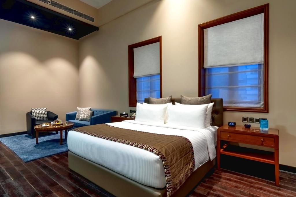 Двухместный (Premier Club Room - 10% off on Laundry and Travel desk with Free Early check in and late check out facility), Kenilworth Hotel