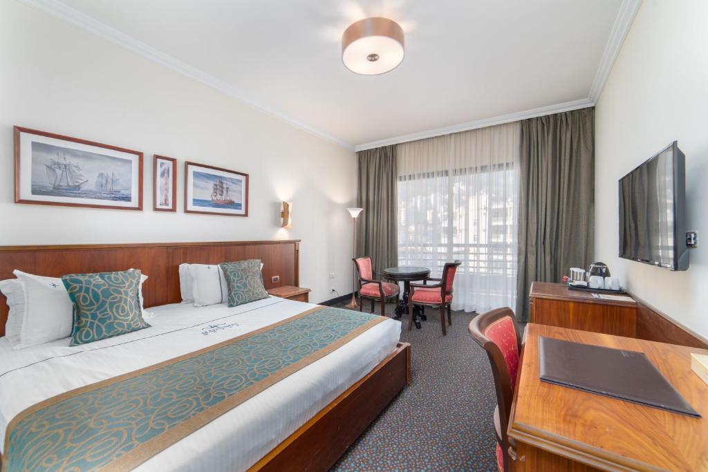 Madisson Hotel photo 2