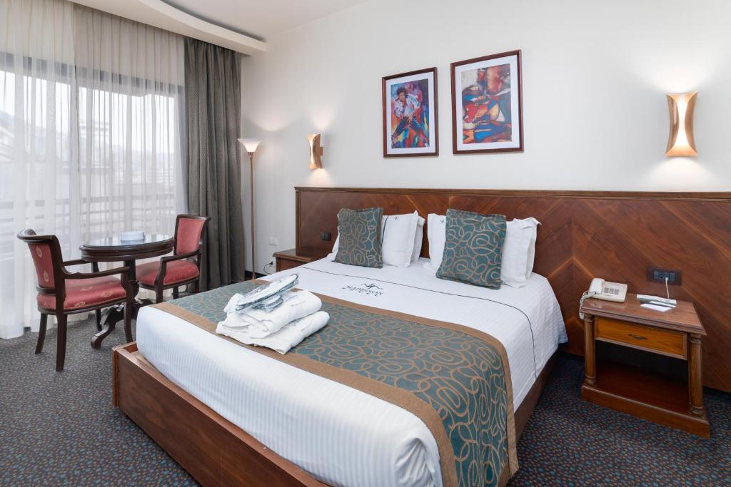 Madisson Hotel photo 3