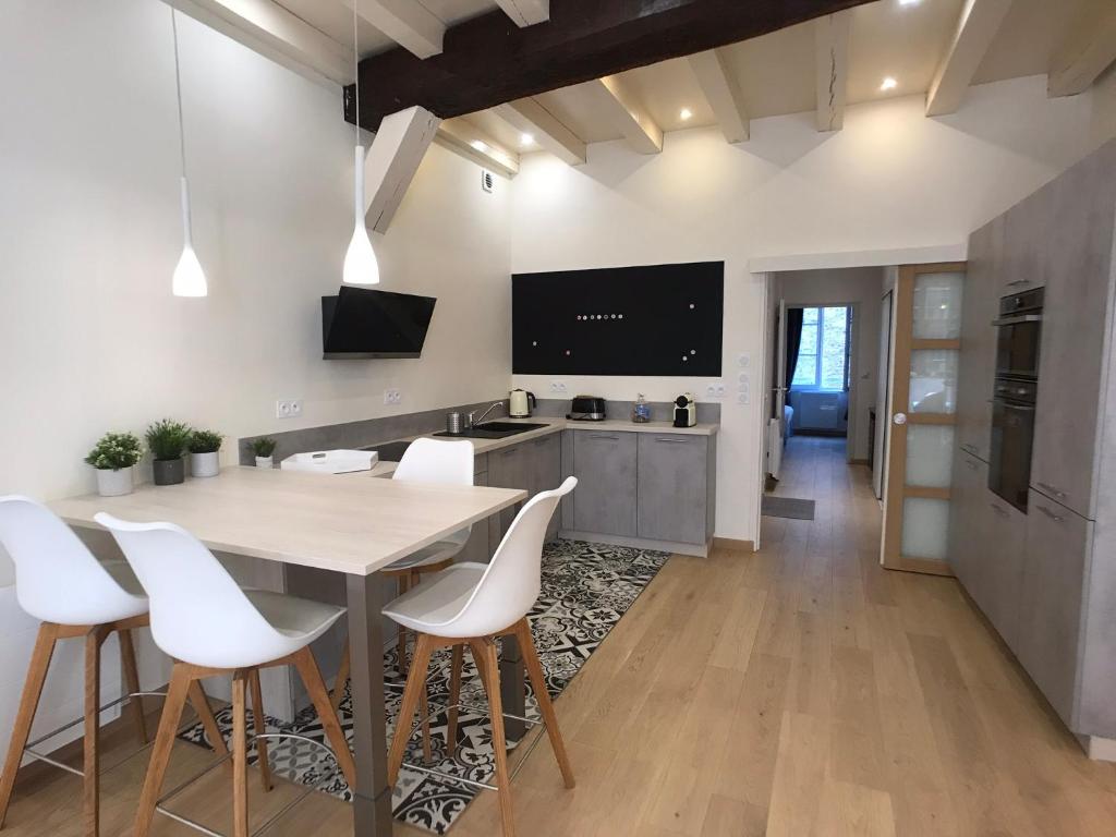 Appartement de charme classé 4 étoiles coeur historique de Dinan photo 1