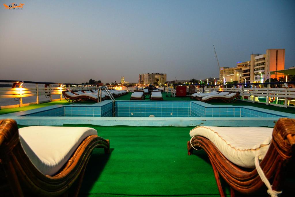 Nile Cruise Luxor Aswan 3,4 and 7 nights photo 1