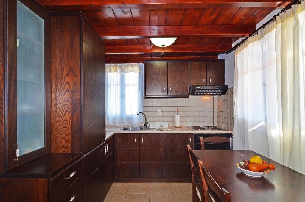 Nikos Sea View Apartments photo 4