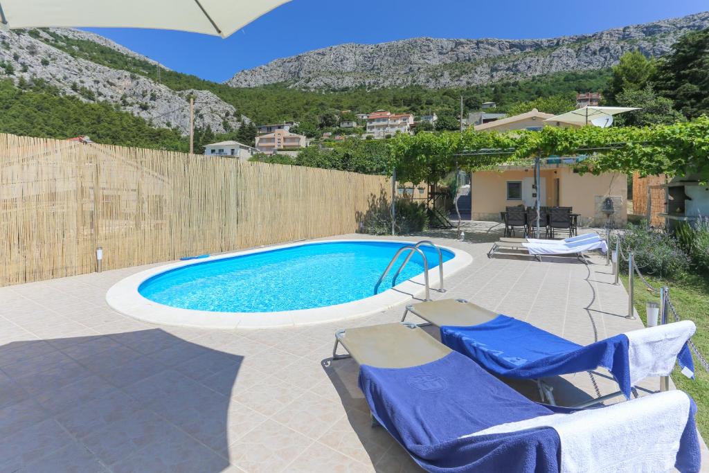 Holiday Home Rupotina with a large yard, pool and a beautiful view photo 4