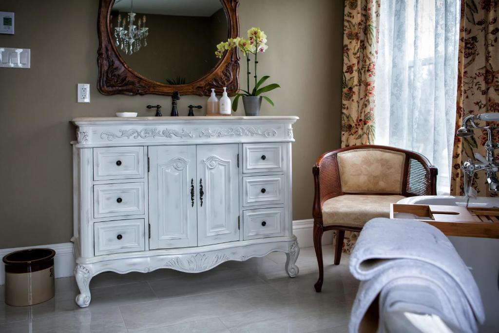 Maplehurst Manor Bed and Breakfast photo 1