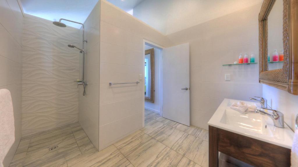 Sea Change Villas photo 4