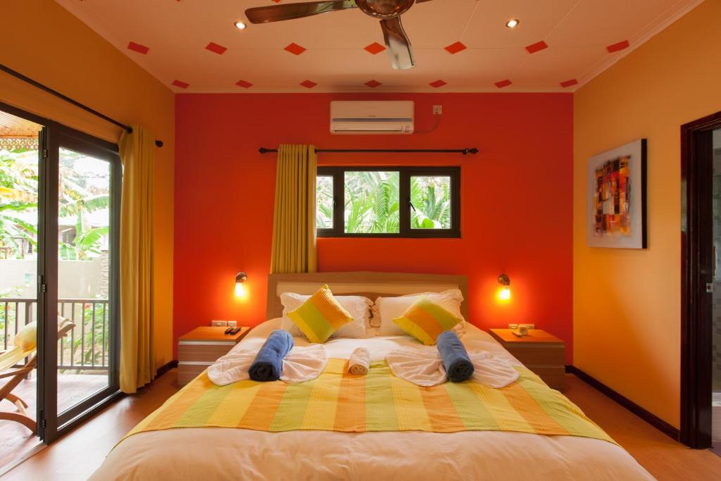 Casa De Leela Self Catering Guest House - Tap to explore photos