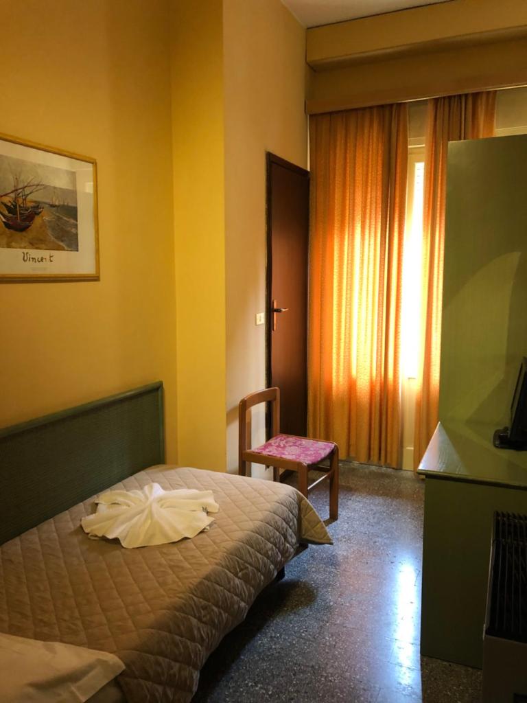Hotel Amalfi - Tap to explore photos