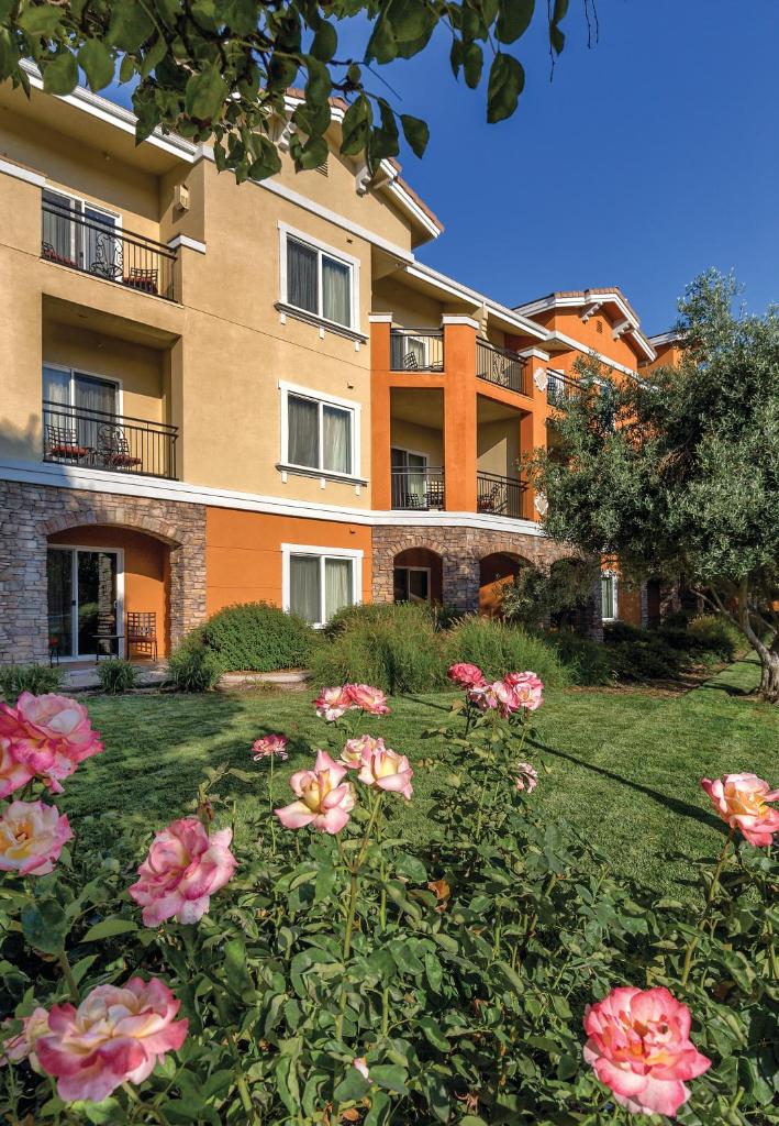 Vino Bello Resort image