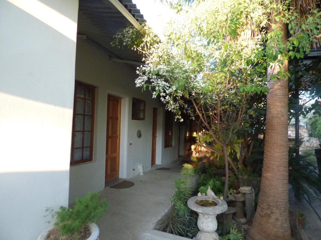 Tsumeb Backpackers & Safari photo 3