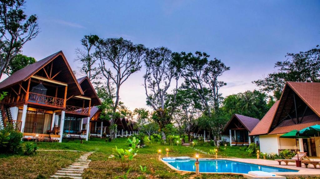 Phayamas Private Beach Resort and Island Brew photo 2
