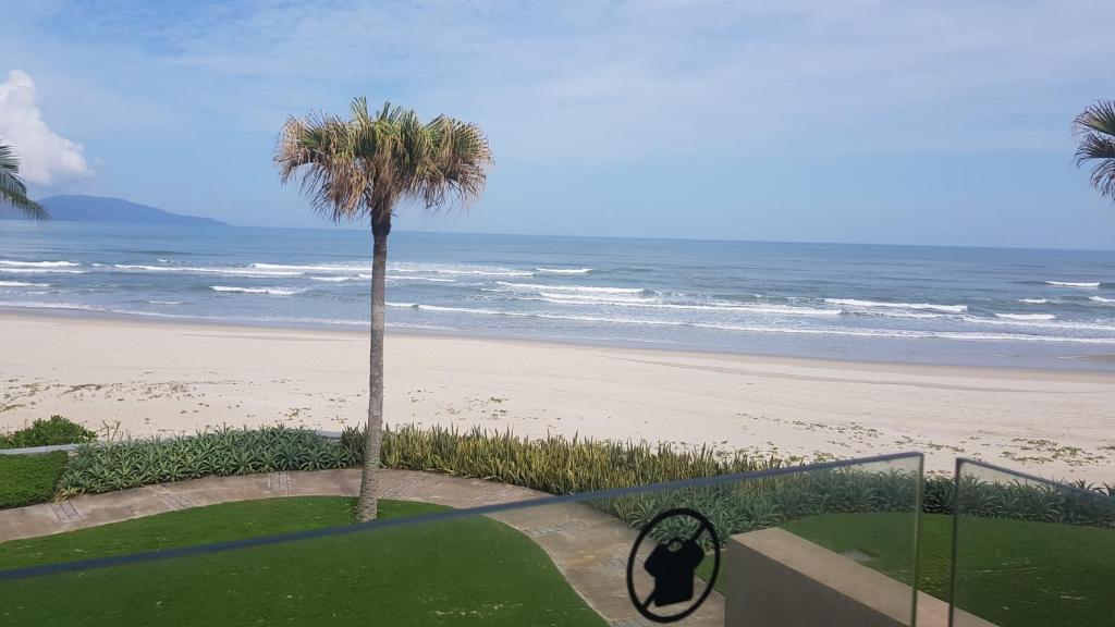 Beachview 3BR Villa with private pool