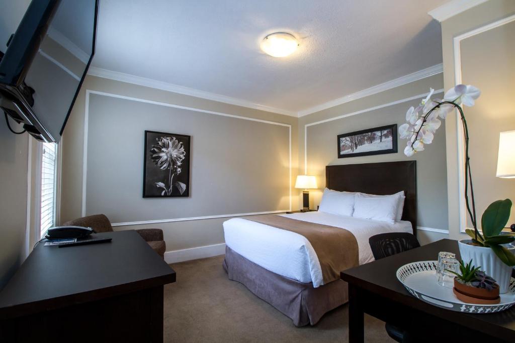 Regent Hotel Revelstoke photo 1