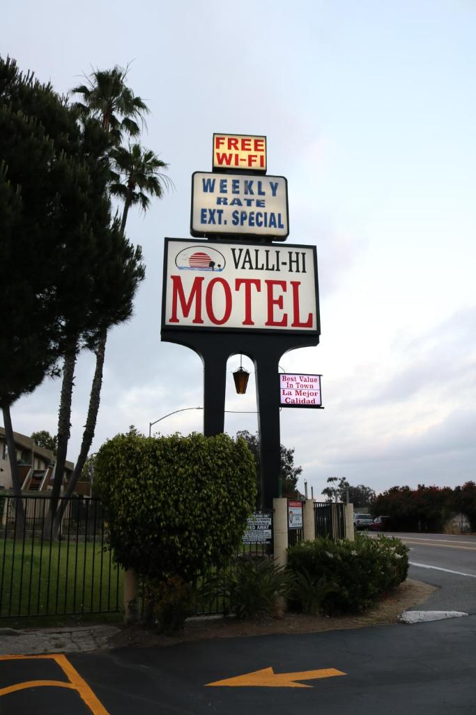 Valli Hi Motel image