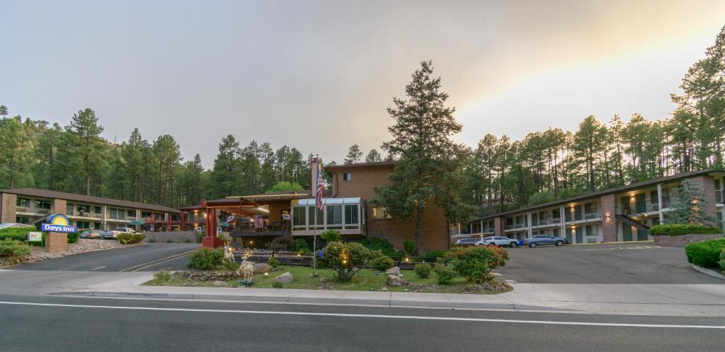 Days Inn by Wyndham Prescott image