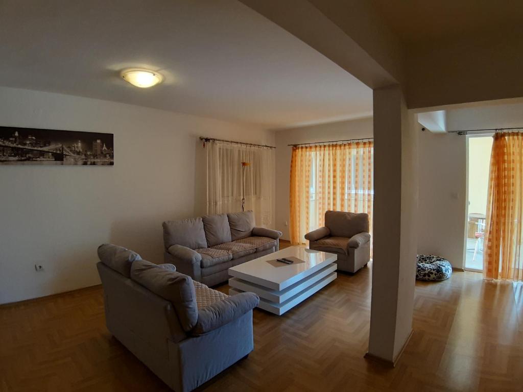 Апартаменты (Апартаменты Делюкс с 3 спальнями), Apartmani Jovan