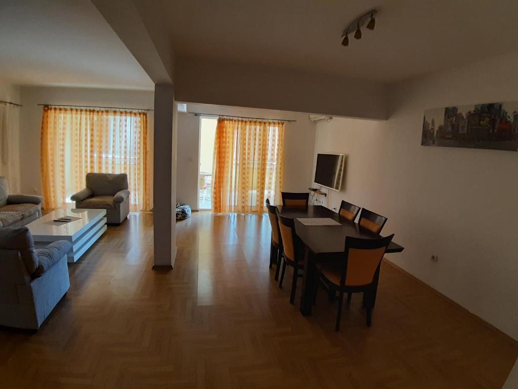 Апартаменты (Апартаменты Делюкс с 3 спальнями), Apartmani Jovan