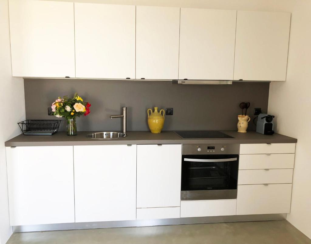 Theros apartments 2 photo 4
