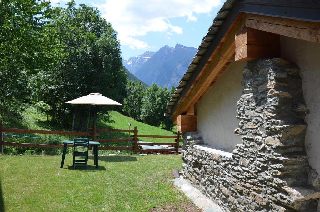 Holiday house with garden and enchanting view photo 3