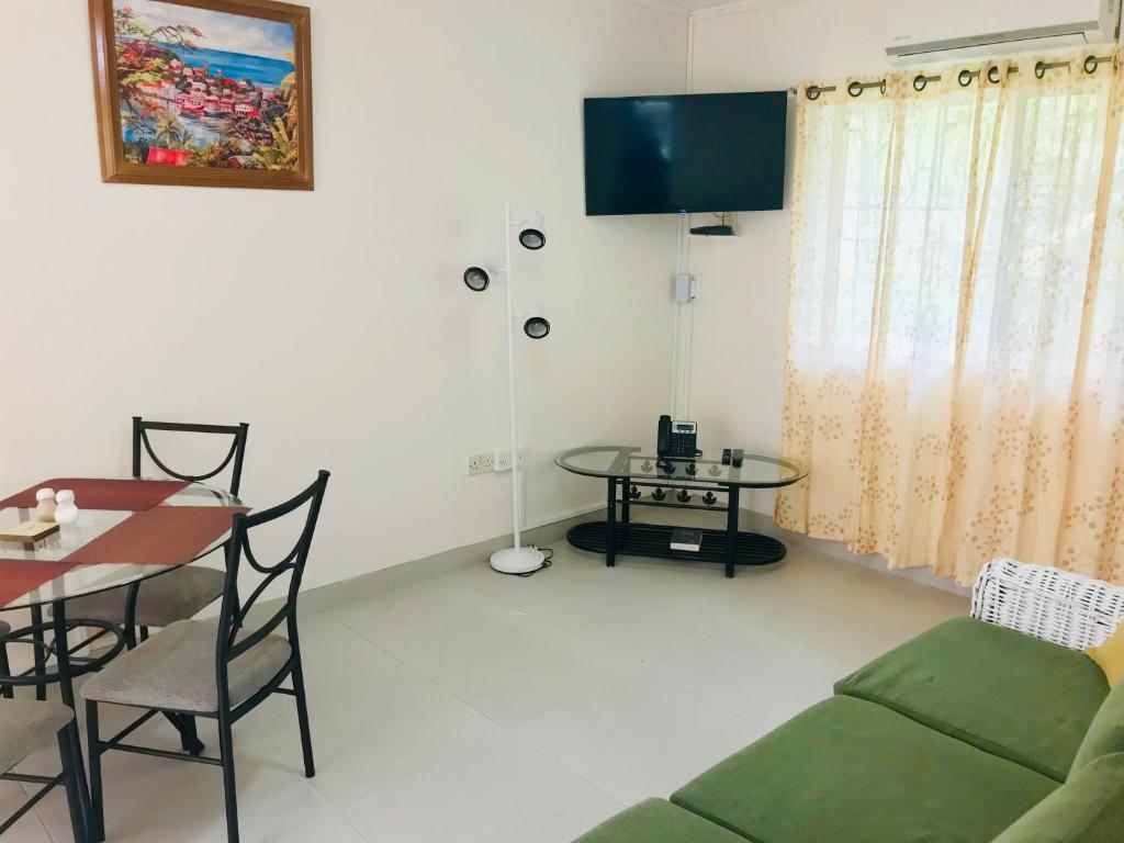 Bougainvillea Apartments photo 3