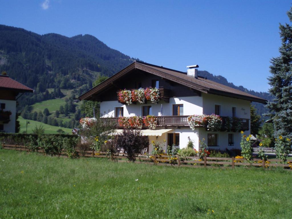 Ferienwohnungen - Haus Zierl photo 4