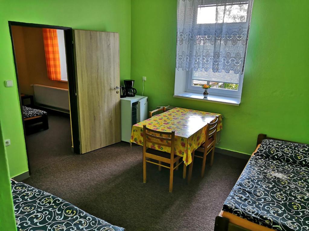 Ubytovani, (apartman) - sportovni hala TJ photo 1