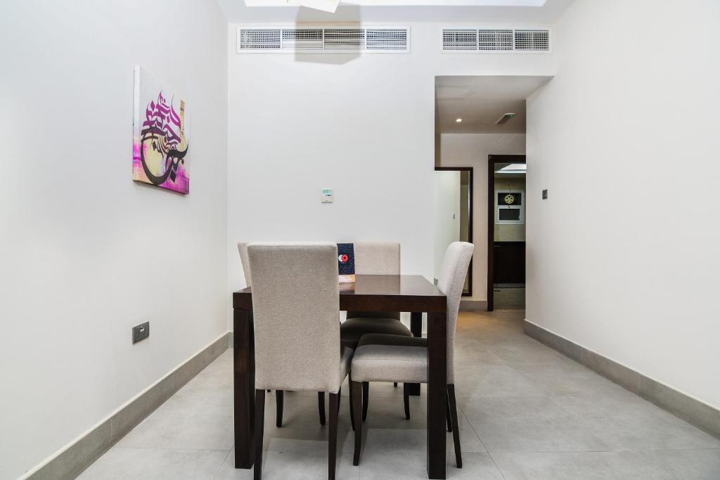 Сьюит (Семейный люкс с 2 спальнями и кухней), Отель Tulip Inn Ras Al Khaimah