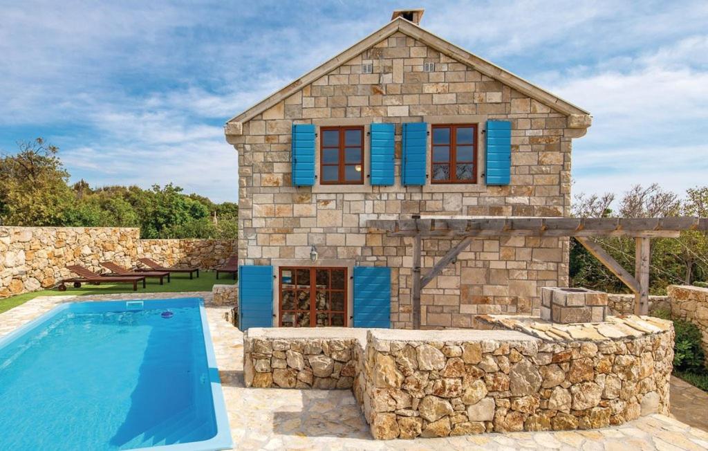 Mala Villa- private heated pool photo 2