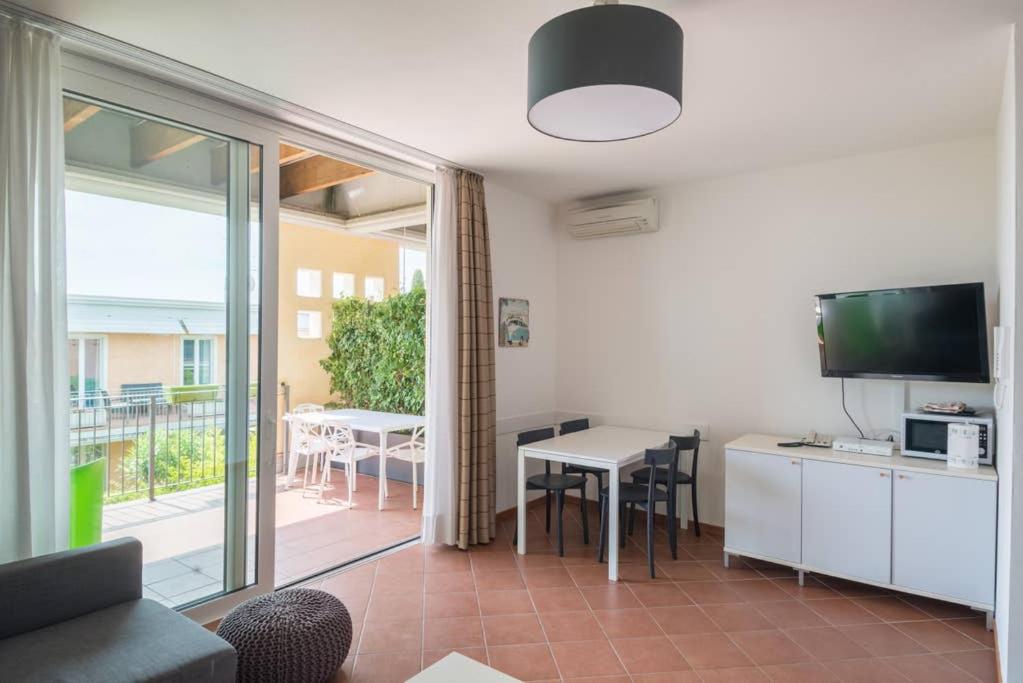Luxury Apartment photo 4