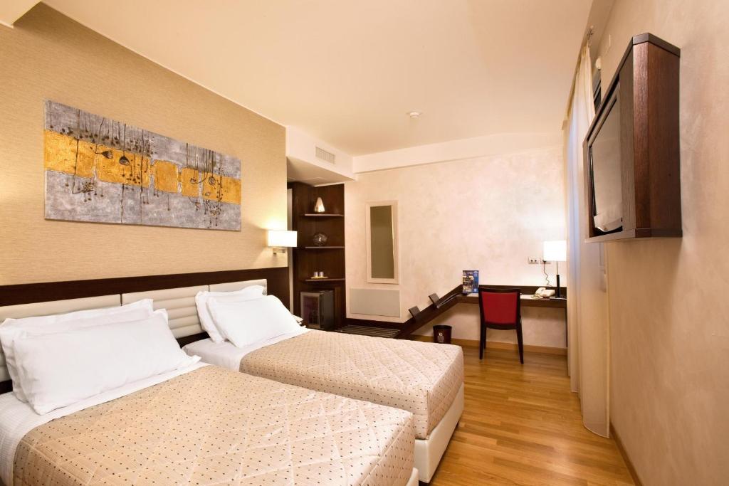Breaking Business Hotel photo 4