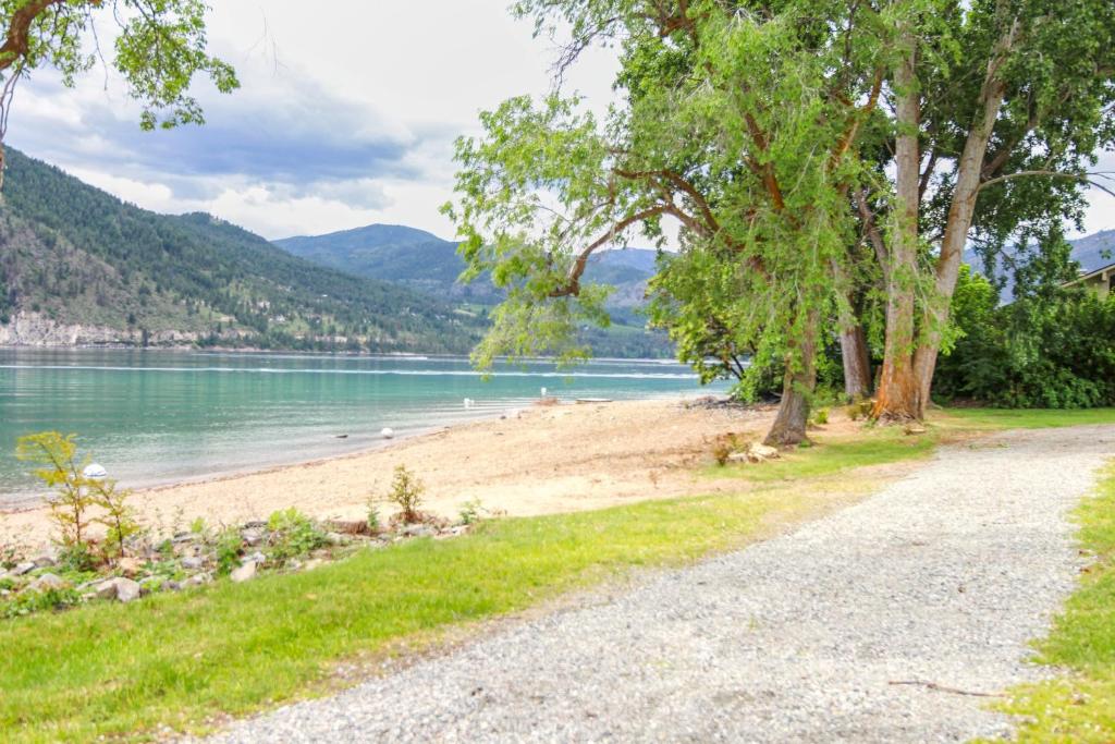 Beaches and Breezes on Wapato - 4 Bed 4 Bath Vacation home in Wapato Point photo 4