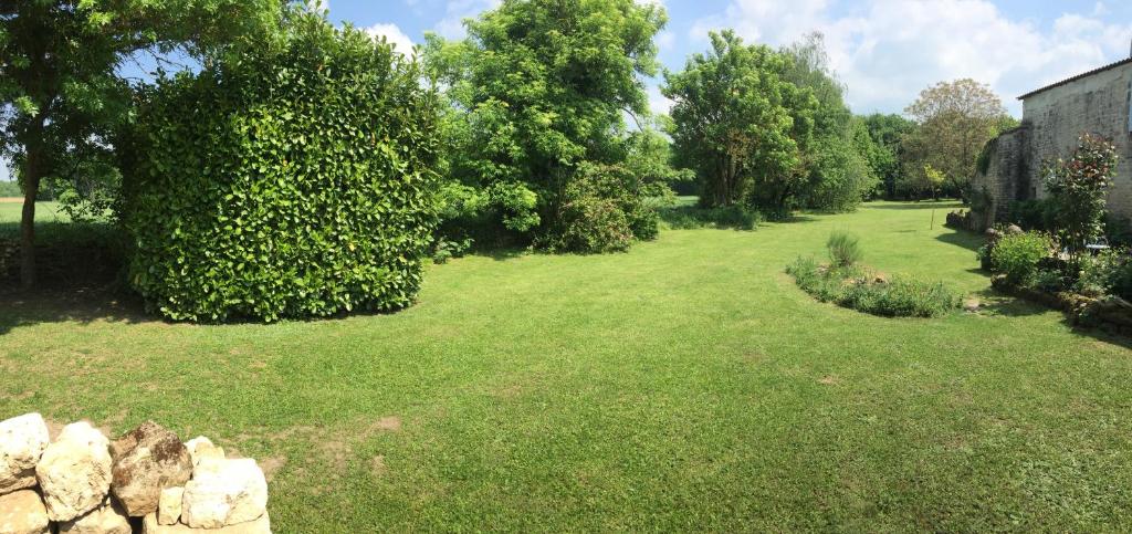Maison Halcyon Gite with Pool photo 4