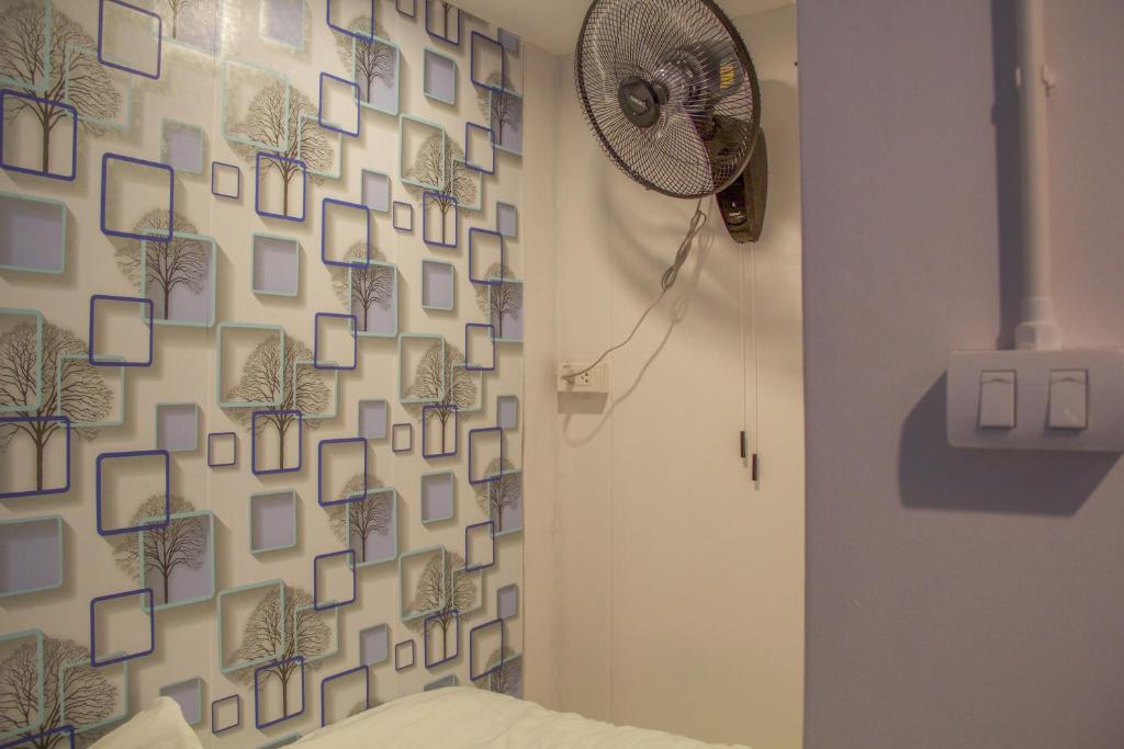 Одноместный (Бюджетный одноместный номер), Fun Wan Hostel Bangkok