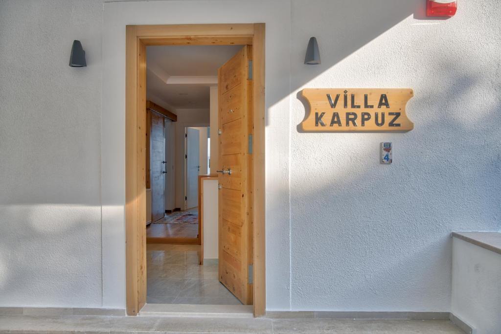 Luxury beach house, private pool, stunning sunsets, villa karpuz photo 1