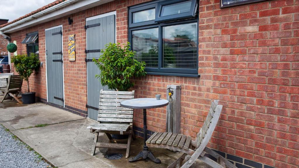 Converted Luxury Stables - Tap to explore photos
