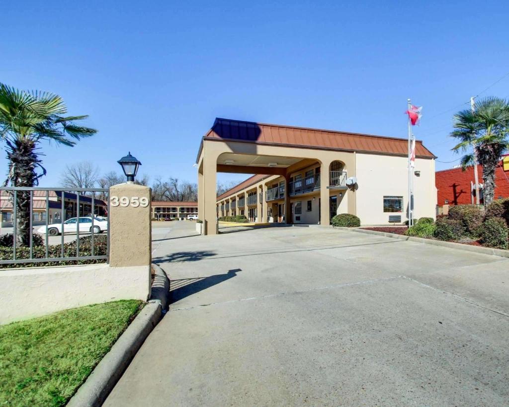 Econo Lodge Vicksburg image