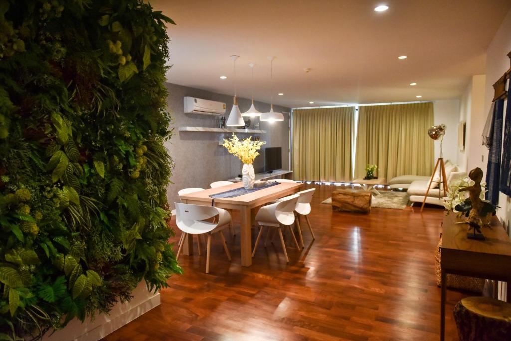 Сьюит (Люкс с 3 спальнями), Tonson Residence B Boutique