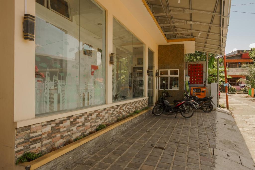 RedDoorz near Jembatan Siti Nurbaya Padang photo 2