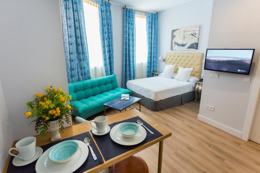 Апартаменты (Апартаменты-студио), Casa de la Merced Suites