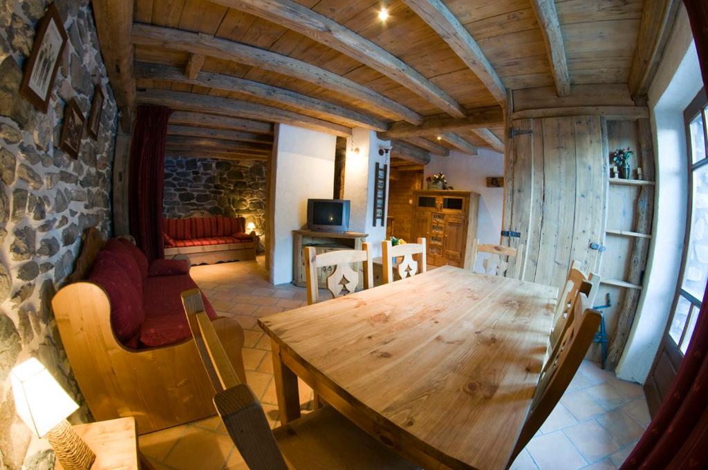 VAUJANYLOCATIONS - Chalets Clovis I & II photo 4