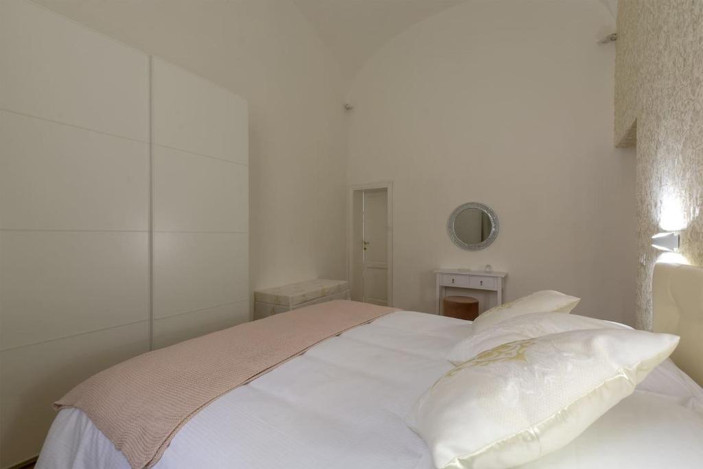 FLORENCE FIORINO APARTMENT