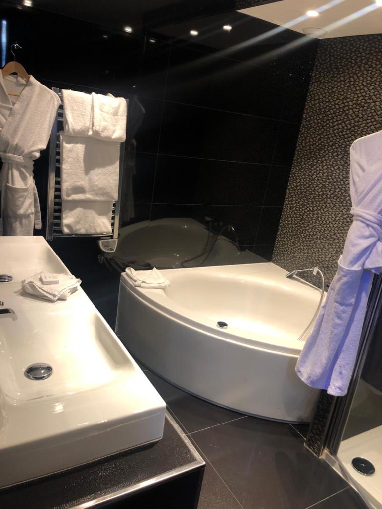 Сьюит (Люкс Dark Room), Déclic Hotel
