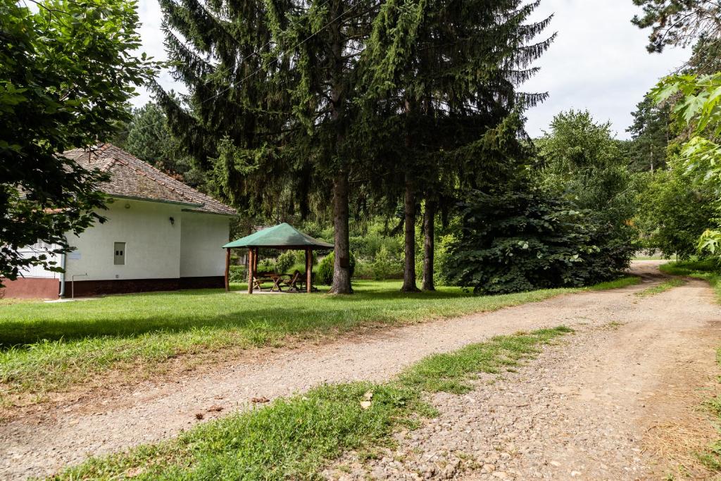 Bogoljubova vinska koliba photo 1