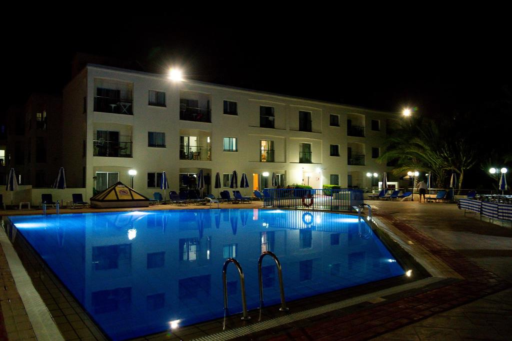 Helios Bay Hotel and Suites photo 4