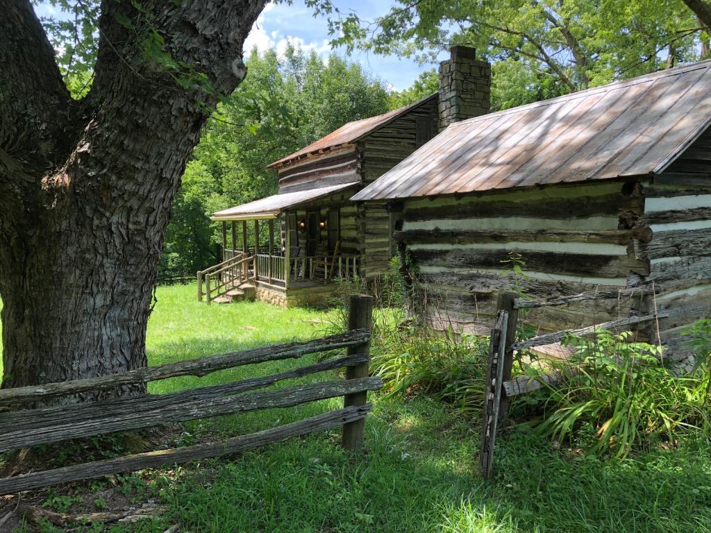 Smokey Mtn. Romantic Handcrafted Cabins image